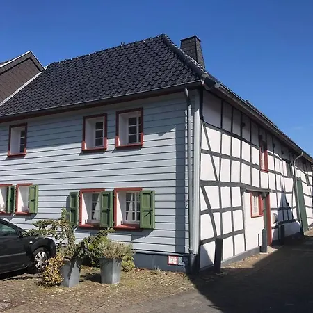 Die kleine Villa OLEFant im historischen Ortskern von Schleiden-Olef Exterior foto